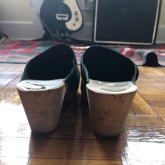 Swedish heeled leather and wood clog - Picture 4 of 8